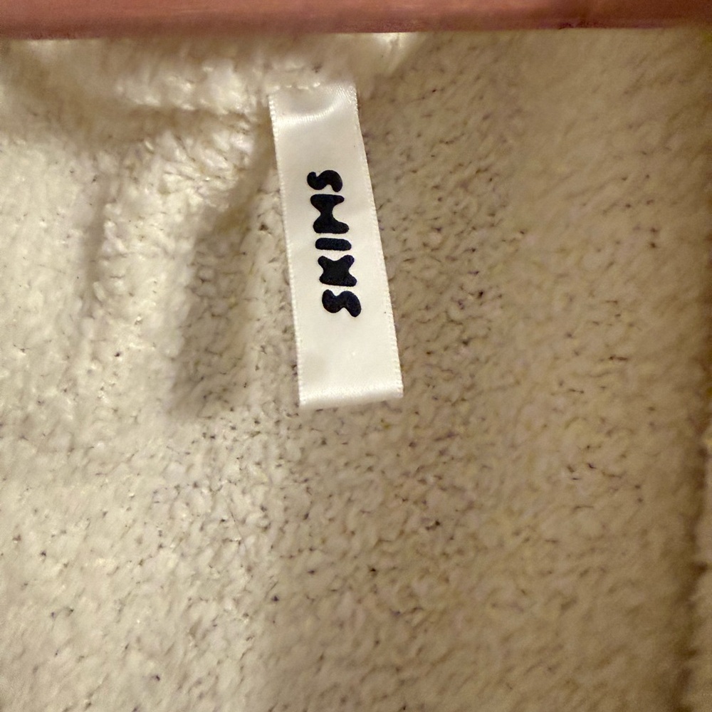 Cozy Cream Robe - Picture 2 of 2